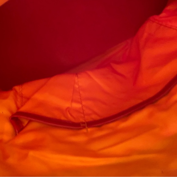 Tommy Hilfiger red shoulder purse - Picture 9 of 10